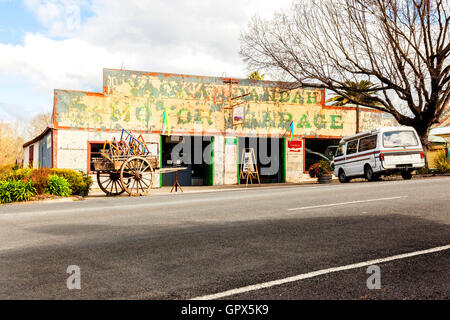 Altes Land Garage, stillgelegten Motor Garage rebirthed in einen Künstler Galerie Raum Stockfoto