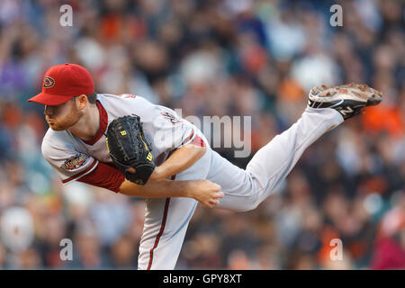 10. Mai 2011; San Francisco, CA, USA;  Arizona Diamondbacks ab Krug Ian Kennedy (31) Stellplätze gegen die San Francisco Giants im ersten Inning im AT&T Park. Stockfoto