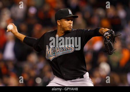 Mai 2011; San Francisco, CA, USA; der Entlastungskrug Leo Nunez (46) von Florida Marlins spielt im neunten Inning im AT&T Park gegen die San Francisco Giants. Stockfoto