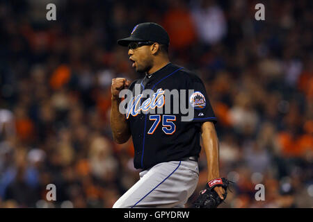 Juli 8, 2011; San Francisco, Ca, USA; New York Mets Entlastung Krug Francisco Rodriguez (75) feiert am Ende des Spiels gegen die San Francisco Giants bei AT&T Park. New York San Francisco 5-2 besiegt. Stockfoto