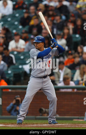 Juli 2011; San Francisco, CA, USA; los Angeles Dodgers Shortstop Rafael Furcal (15) beim Schläger gegen die San Francisco Giants während des ersten Inning im AT&T Park. San Francisco besiegte Los Angeles mit 5:0. Stockfoto