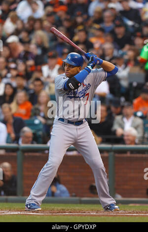 Juli 2011; San Francisco, CA, USA; los Angeles Dodgers erster Baseman James Loney (7) beim Schläger gegen die San Francisco Giants während des zweiten Inning im AT&T Park. San Francisco besiegte Los Angeles mit 5:0. Stockfoto