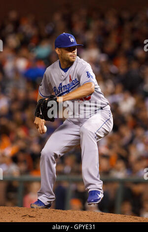 Juli 2011; San Francisco, CA, USA; der Entlastungskrug Blake Hawksworth (36) der Los Angeles Dodgers spielt im achten Inning im AT&T Park gegen die San Francisco Giants. San Francisco besiegte Los Angeles mit 5:0. Stockfoto