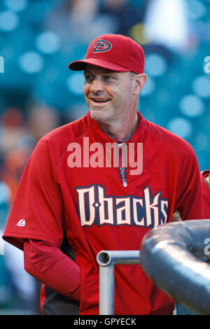 1. August 2011; San Francisco, CA, USA;  Arizona-Diamantmarkierungen Manager Kirk Gibson (23) Uhren sein Team während der Wimper Praxis vor dem Spiel gegen die San Francisco Giants im AT&T Park. Stockfoto