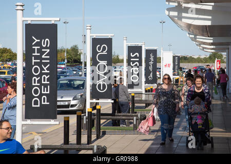 Parkgate shopping Stadion weg Rotherham Stockfoto