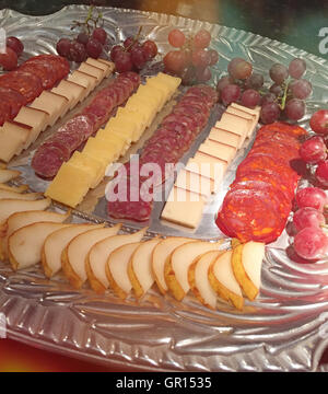 Salami, Käse und Obst Snack Teller, Cocktail Party, USA Stockfoto