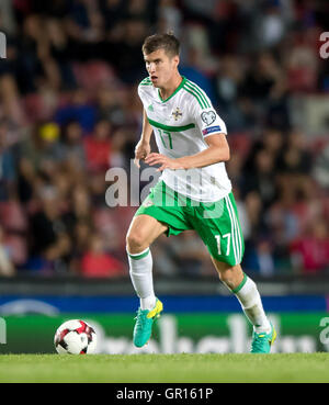 Prag, Tschechische Republik. 04. September 2016. Paddy McNair (Northern Ireland) während der WM-European Qualifying-Fußballspiel zwischen der Tschechischen Republik und Nordirland in Prag, Tschechische Republik, 4. September 2016. Foto: Thomas Eisenhuth/Dpa - NO-Draht-SERVICE-/ Dpa/Alamy Live News Stockfoto