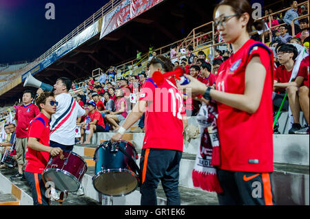 Seremban, Malaysia. 6. September 2016. Hunderte von koreanischen Fans jubeln für Korea Team Tuanku Abdul Rahman Stadium, Seremban, Malaysia am 6. September 2016. Bildnachweis: Chris JUNG/Alamy Live-Nachrichten Stockfoto