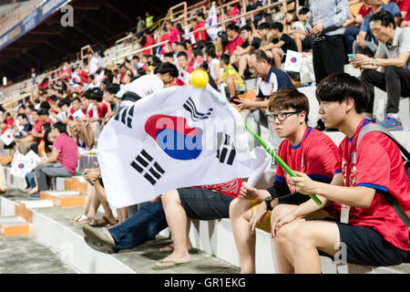 Seremban, Malaysia. 6. September 2016. Hunderte von koreanischen Fans jubeln für Korea Team Tuanku Abdul Rahman Stadium, Seremban, Malaysia am 6. September 2016. Bildnachweis: Chris JUNG/Alamy Live-Nachrichten Stockfoto