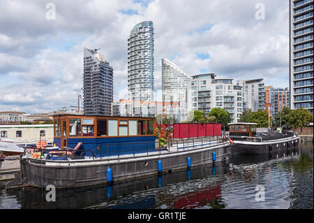 Pappel Dock Marina mit modernem Luxus Wohnungen in London England Vereinigtes Königreich UK Stockfoto