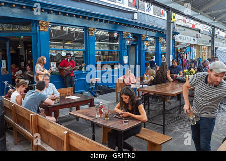 Trainer und Pferde Pub in Greenwich Market in London England Vereinigtes Königreich Großbritannien Stockfoto