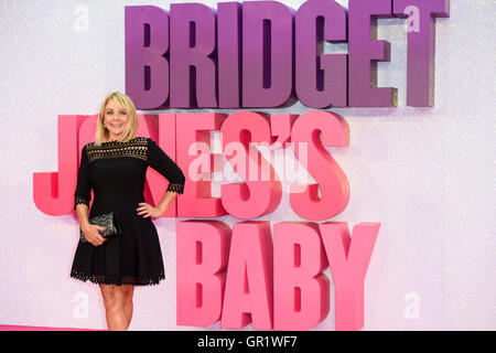 Helen Fielding Teilnahme an der Uraufführung von Bridget Jones Baby im Odeon Kino, Leicester Square, London. Stockfoto