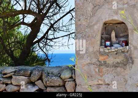 Beängstigend alten verwunschenen Grab. Favignana, Sizilien, Italien. Stockfoto