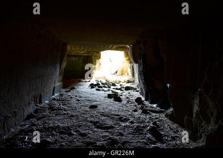 Beängstigend alten verwunschenen Grab. Favignana, Sizilien, Italien. Stockfoto