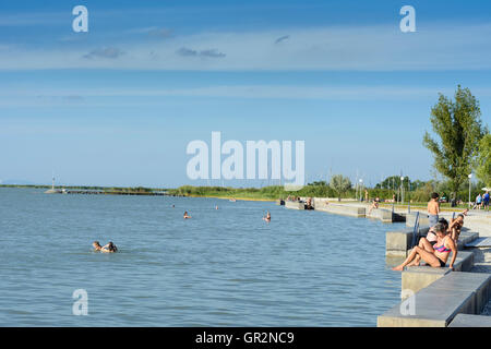 Illmitz: öffentliche Baden Strand Lido, Neusiedler See, Neusiedler See, Schwimmer, Sonnenanbeter, Österreich, Burgenland, Stockfoto