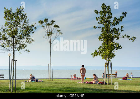 Illmitz: öffentliche Baden Strand Lido, Neusiedler See, Neusiedler See, Sonnenanbeter, Österreich, Burgenland, Stockfoto