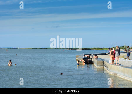 Illmitz: öffentliche Baden Strand Lido, Neusiedler See, Neusiedler See, Schwimmer, Österreich, Burgenland, Stockfoto