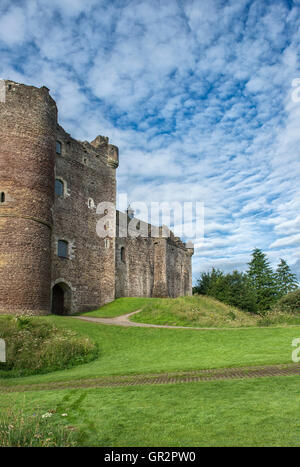 Außenseite der Doune Castle in der Nähe von Stirling in Schottland, bekannt als einem wichtigen Standort für Monty Python und der Heilige Gral Stockfoto