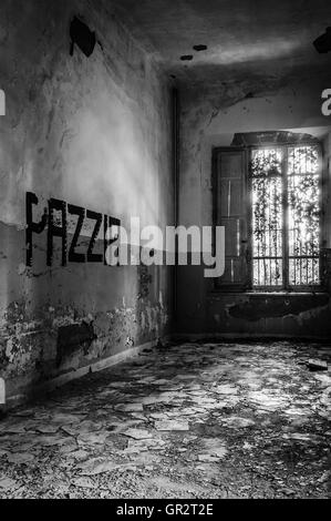 Volterra, Italien - September 2016: Verlassenen psychiatrischen Krankenhaus in Volterra. Es war die Heimat von mehr als 6.000 Geisteskranke aber Stockfoto