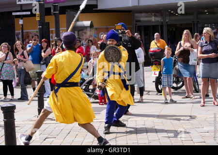 Vaisakhi, Sikh Parade in Doncaster (Großbritannien) - Marschall Kunstschau in der Stadtmitte Stockfoto