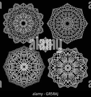 Runde Spitze Muster gesetzt. Mandala. Stock Vektor