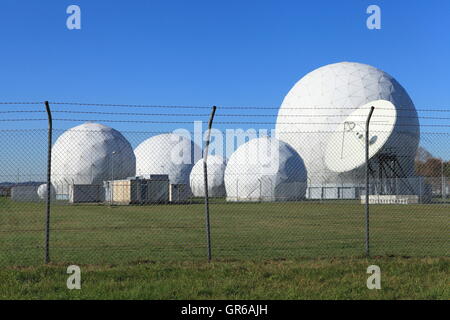 Ehemalige uns Echelon abgehört Gerät, Mietraching, Bad Aibling, Bayern, Deutschland Stockfoto