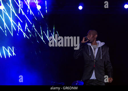 Maxi Jazz (geb. Maxwell Fraser) von Faithless bei Auftritt beim FEZEN in Szekesfehervar am 6. August 2016, Ungarn Stockfoto