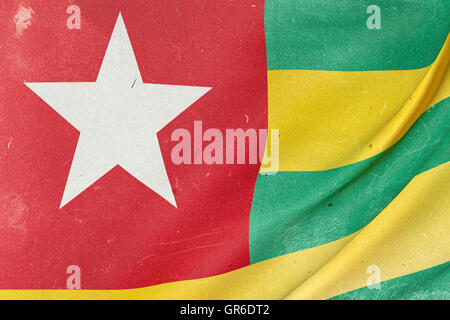 3D-Rendering ein alt und schmutzig Republik Togo Flagge winken Stockfoto