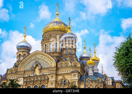 Kirche der Himmelfahrt der Jungfrau Maria, St. Petersburg Russland Stockfoto