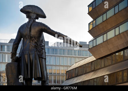 Statue von Preußen Jakob Von Keith am Zietenplatz In Berlin-Mitte Stockfoto