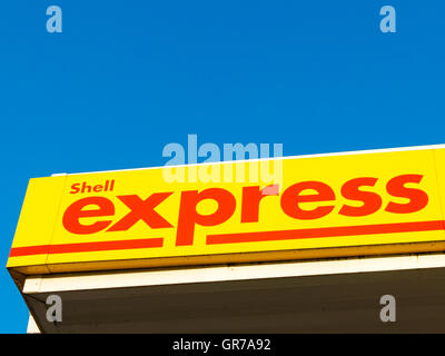 Shell express Marke der Tankstelle von Royal Dutch Shell multinationalen Öl- und Gasfirma, Niederlande Stockfoto