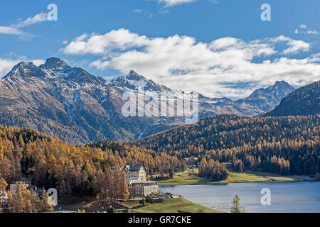 St. Moritz im Oberengadin ist das kleinste der vier Seen In den Engadiner Seen. Stockfoto