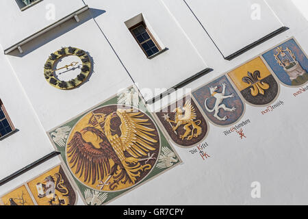 Wappen von Patrizierfamilien im Rathaus In Kempten Stockfoto
