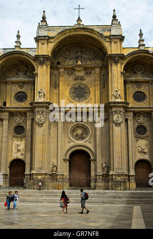 Baroquial wichtigsten Fassade der Kathedrale von Granada, Granada, Spanien Stockfoto