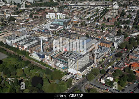 Luftaufnahme des Kings College Hospital KCH in Southwark, Süd-London, UK Stockfoto