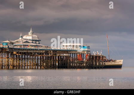 Llandudno. Clwyd. Nord-Wales. Paddel-Dampfer Waverley Pier Stockfoto