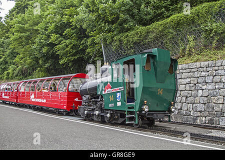 Rothorn Bahn reist zum Brienzer Rothorn, eine beliebte Suche Peak In den Emmentaler Alpen, Stockfoto