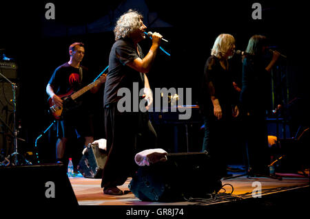 Französische Progressive-Rock-Band Magma Leben um die 26. Zappanale In Bad Doberan, Deutschland, 17 Juli 2015. Stockfoto