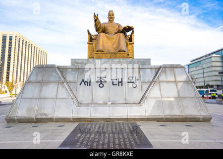 Statue von Sejong der große König Gwanghwamun Plaza in Seoul, Südkorea. Stockfoto