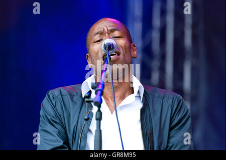 Mike And The Mechanics Live auf der Kieler Woche 24 Juni 2014 Andrew Roachford Gesang Stockfoto