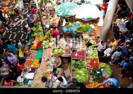 Mercado Dos Lavradores In Funchal auf Madeira Stockfoto