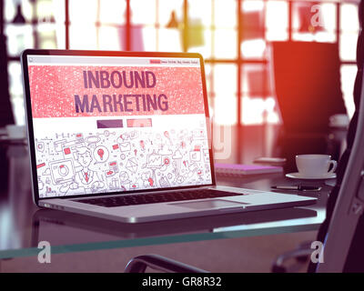 Inbound Marketingkonzept auf Laptop-Bildschirm. 3D Illustration. Stockfoto