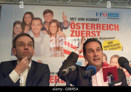 Herbert Kickl Generalsekretär der FPÖ und H. C. Strache Federal Parteichef Stockfoto