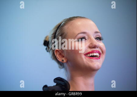 Richard Lugner präsentiert seine Oper Ball Gäste 2015, mit Cathy Schmitz Stockfoto