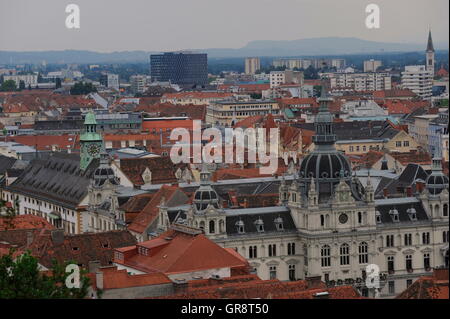 Blick vom Burgberg auf der Grazer Rathaus Stockfoto