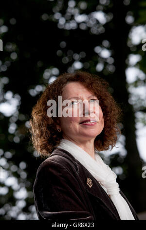 Claire Harman, preisgekrönte Biograph von Jane Austen, auf dem Edinburgh International Book Festival. Edinburgh, Schottland. 28. August 2016 Stockfoto