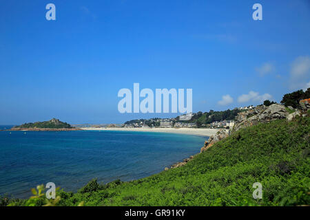 La Plage De Tresmeur In Trebeurden S Côte De Granit Rose, Bretagne Stockfoto