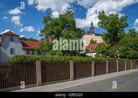 Das Schloss Heidecksburg und Schillerhaus In Rudolstadt, Thüringen, Deutschland Stockfoto