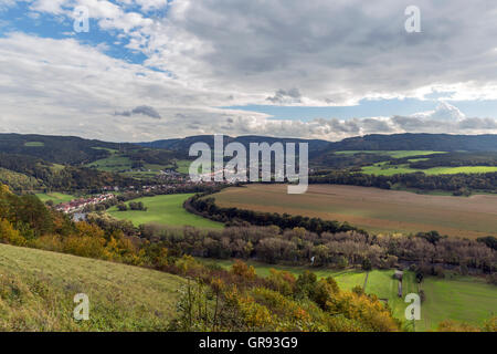 Saaletal-Tal In Kaulsdorf im Herbst, Saalfeld-Rudolstadt, Thüringen, Deutschland, Europa Stockfoto