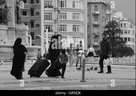 Straßenszene am Taksim-Platz In Istanbul Stockfoto